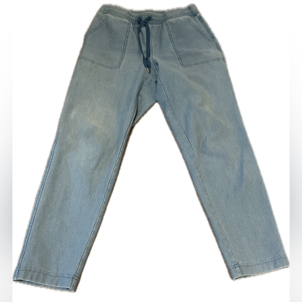 UNIQLO  Women’s /Girls Light blue soft with drawstring waist Jean Legging .